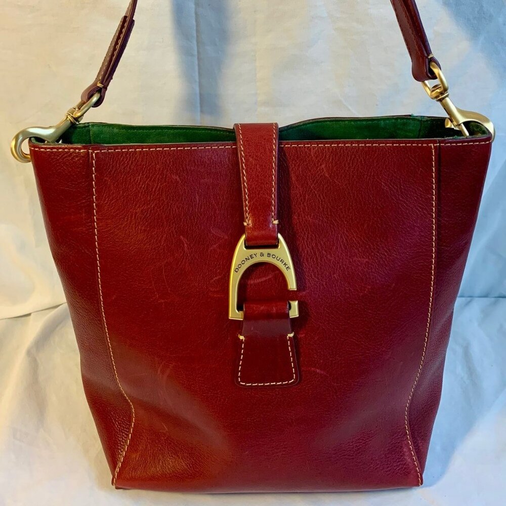 Dooney & Bourke vintage shoulder bag in Bordeaux/Red Florentine Leather